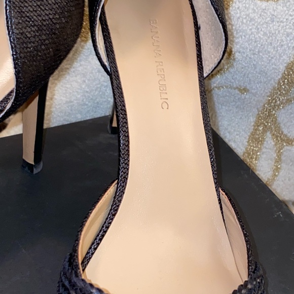 Stylish Textured Heel - Picture 3 of 3